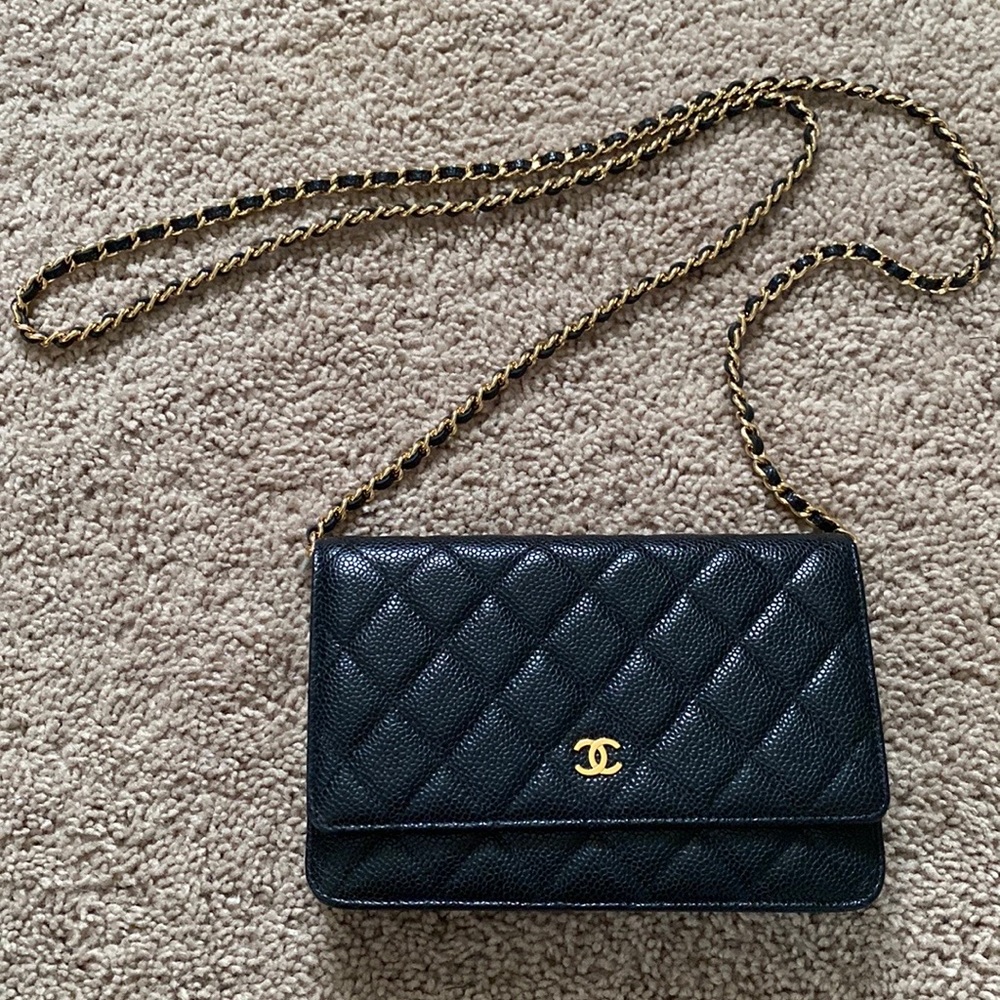 Chanel wallet on chain - gently used! All wear in pictures. Price is final!